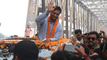 নির্বাচনী আচরণবিধি লঙ্ঘন করায় সাকিবকে শোকজ