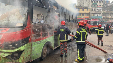 বাসে আগুন