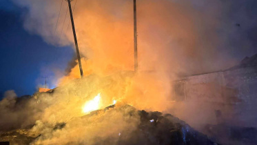 আগুনকেরানীগঞ্জে প্যাকেজিং কারখানায় আগুন