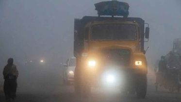 ঘন কুয়াশায় আরিচা ও পাটুরিয়া রুটে ফেরি চলাচল বন্ধ