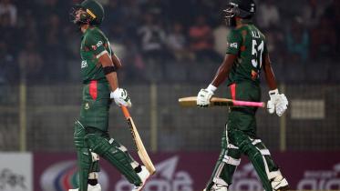 Mahmudullah & Jaker Ali Anik