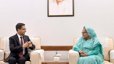 indian_envoy_with_hasina.jpg
