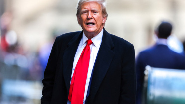 আদালতে শুনানি শেষে ওয়াল স্ট্রিটে আসেন ডোনাল্ড ট্রাম্প। ছবি: এএফপি (২৫ মার্চ, ২০২৪)