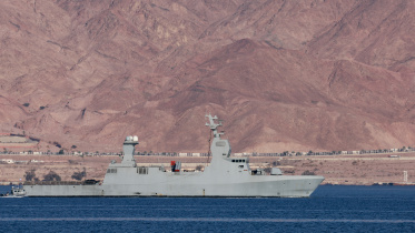 ক্ষেপণাস্ত্র হামলা প্রতিহতের কাজে নিয়োজিত একটি ইসরায়েলি করভেট যুদ্ধজাহাজ। ছবি: রয়টার্স