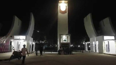 কুমিল্লা বিশ্ববিদ্যালয় অনির্দিষ্টকালের বন্ধ, বুধবার বিকেলের মধ্যে হল ছাড়ার নির্দেশ