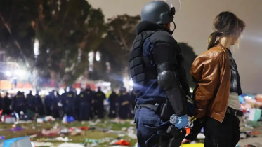 কলাম্বিয়া বিশ্ববিদ্যালয় ক্যাম্পাস থেকে ১০০ জনেরও বেশি শিক্ষার্থীকে গ্রেপ্তার করেছে পুলিশ। ছবি: ডয়চে ভেলে/এএফপি