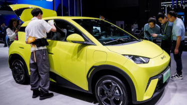 চীনের ১০ হাজার ডলার দামের ইভি সিগাল। ফাইল ছবি: রয়টার্স