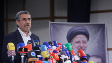 ইরানের সাবেক প্রেসিডেন্ট মাহমুদ আহমাদিনেজাদ । ছবি: রয়টার্স