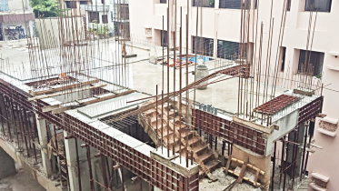 under-construction-building-on-indira-road.1_0.jpg