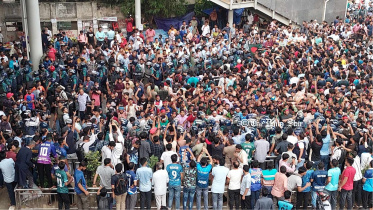 students_at_shahbag.jpg