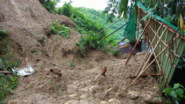 পাহাড় ধস.jpeg