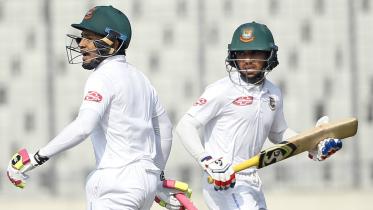mushfiq-mominul.jpg
