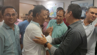 চট্টগ্রামে পুলিশের থানা ‘পাহারা’ দিচ্ছেন বিএনপি নেতাকর্মীরা