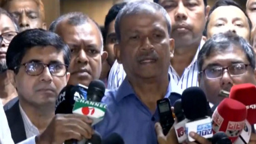 গণঅভ্যুত্থানের বিপক্ষে সুপ্রিম কোর্টকে দাঁড় করানোর চেষ্টা করা উচিত না: আসিফ নজরুল