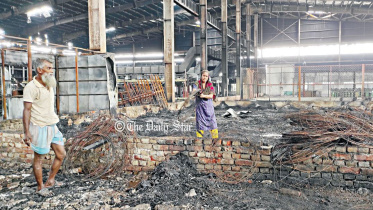 ব্যবসা প্রতিষ্ঠানে হামলা