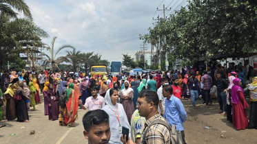 পোশাকশ্রমিকদের বিক্ষোভ