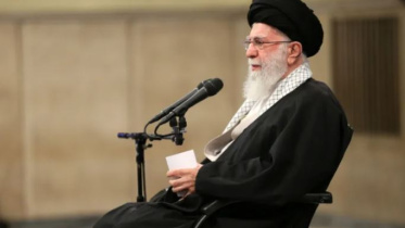 জুমার নামাজে খুতবা দিচ্ছেন আয়াতুল্লাহ আলি খামেনি। ছবি: ইরানের সর্বোচ্চ ধর্মীয় নেতার কার্যালয়