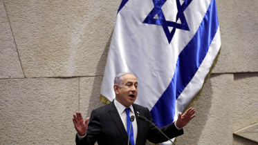 ইসরায়েলি পার্লামেন্টে নেসেটের অধিবেশনে বক্তব্য রাখছেন নেতানিয়াহু। ফাইল ছবি: রয়টার্স