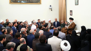 ফারস শহরে এক বৈঠকে বক্তব্য রাখছেন খামেনি। ছবি: সংগৃহীত