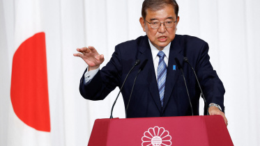 নির্বাচন পরবর্তী সংবাদ সম্মেলনে বক্তব্য রাখছেন জাপানের প্রধানমন্ত্রী শিগেরু ইশিবা। ছবি: রয়টার্স