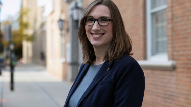 মার্কিন কংগ্রেসের প্রথম ট্রান্সজেন্ডার প্রতিনিধি হতে চলেছেন সারাহ ম্যাকব্রাইড। ফাইল ছবি: রয়টার্স