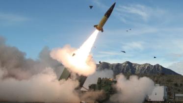 রাশিয়ায় দূরপাল্লার মার্কিন এটিএসিএমএস ক্ষেপণাস্ত্র দিয়ে হামলা চালিয়েছে ইউক্রেন। ফাইল ছবি: সংগৃহীত