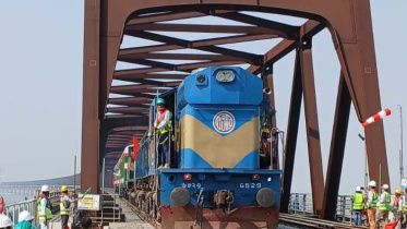 train_trial_run_on_bangabandhu_rail_bridge_picture-2_with_news.jpg