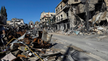 দক্ষিণ লেবাননের নাবাতিয়েহ অঞ্চলে ইসরায়েলি হামলার পরের দৃশ্য। ছবি: রয়টার্স