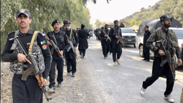 পাকিস্তানের খাইবার পাখতুনখোয়া প্রদেশে সংঘাত মোকাবিলায় বাড়তি সেনা নিযুক্ত করেছে সরকার। ছবি: ডন