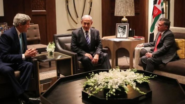 জর্ডানের রাজা আবদুল্লাহ'র সঙ্গে বৈঠকে ইসরায়েলের নেতানিয়াহু ও তৎকালীন মার্কিন পররাষ্ট্রমন্ত্রী জন কেরি। ফাইল ছবি: এএফপি