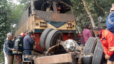 জামালপুরে একটি লেভেল ক্রসিংয়ে দুর্ঘটনা। ছবি: শহিদুল ইসলাম নিরব/স্টার