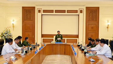 সামরিক কাউন্সিলে বক্তব্য রাখছেন মিয়ানমারের জান্তা প্রধান মিন অং হ্লাইং। ছবি: এএফপি