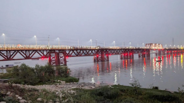 নিরাপত্তা বাড়াতে কালুরঘাট সেতুতে বসানো হলো ৬০ নেভিগেশন লাইট