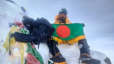অন্নপূর্ণা-১ জয় করলেন পর্বতারোহী বাবর আলী। ছবি: সংগৃহীত