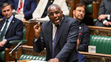 যুক্তরাজ্যের পররাষ্ট্রমন্ত্রী ডেভিড ল্যামি হাউস অব কমন্সে বক্তব্য রাখছেন। ছবি: এএফপি