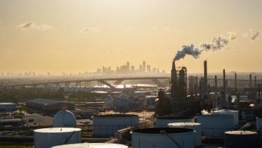 লিয়নডেলব্যাসেল হিউস্টন তেল পরিশোধনাগার। প্রতীকী ফাইল ছবি: এএফপি 