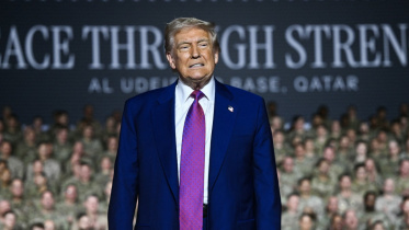 কাতারে মার্কিন সেনা ঘাঁটিতে প্রেসিডেন্ট ডোনাল্ড ট্রাম্প। ফাইল ছবি: এএফপি (১৫ মে, ২০২৫)