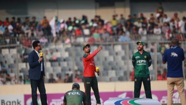toss ban vs pak
