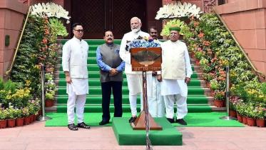 ভারতের নতুন পার্লামেন্ট ভবনের সামনে প্রধানমন্ত্রী মোদি ও অন্যান্যরা। ছবি: ডয়চে ভেলে