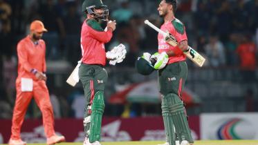 Litton Das and Tanzid Hasan Tamim