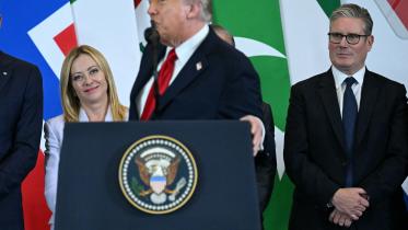 গাজা শান্তি সম্মেলনে হঠাৎ করেই ট্রাম্প, মেলোনিকে বলে বসলেন, আপনি সুন্দরী। ছবি: এএফপি