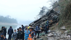 নেপালে বাস দুর্ঘটনায় ১৯ জন নিহত। ছবি: এক্স থেকে সংগৃহীত
