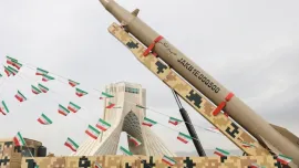 ইরানের ইসলামিক বিপ্লবের ৪৭তম বার্ষিকী উপলক্ষে তেহরানে ক্ষেপণাস্ত্র প্রদর্শনী। ফাইল ছবি: এএফপি 