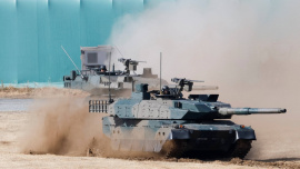 জাপানের অত্যাধুনিক টাইপ ১০ ট্যাংক। ফাইল ছবি: রয়টার্স