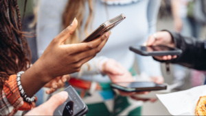 smartphone_addiction.jpg