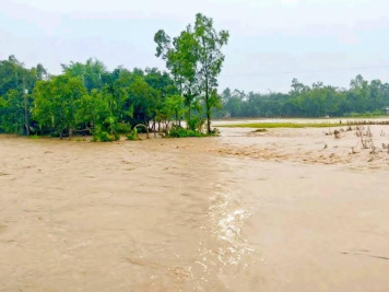 বন্যার পানিতে প্লাবিত হয়েছে ২০টিরও বেশি গ্রাম। ছবি: স্টার