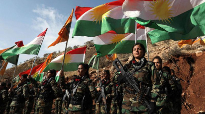 স্বশাসিত কুর্দিস্তানের ইরবিল অঞ্চলের একটি ঘাঁটিতে ইরানের বিচ্ছিন্নতাবাদি কুর্দিস্তান ফ্রিডম পার্টি (পিএকে) সঙ্গে সংশ্লিষ্ট নারী কুর্দি যোদ্ধাদের দেখা যাচ্ছে। ফাইল ছবি: এএফপি (২০২২) 