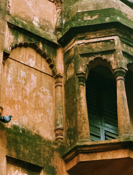 নিমতলী দেউড়ির মুঘল ও ইউরোপীয় মিশ্রণের জানালা