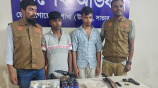 সাভারে অস্ত্র-মাদকসহ গ্রেপ্তার ২